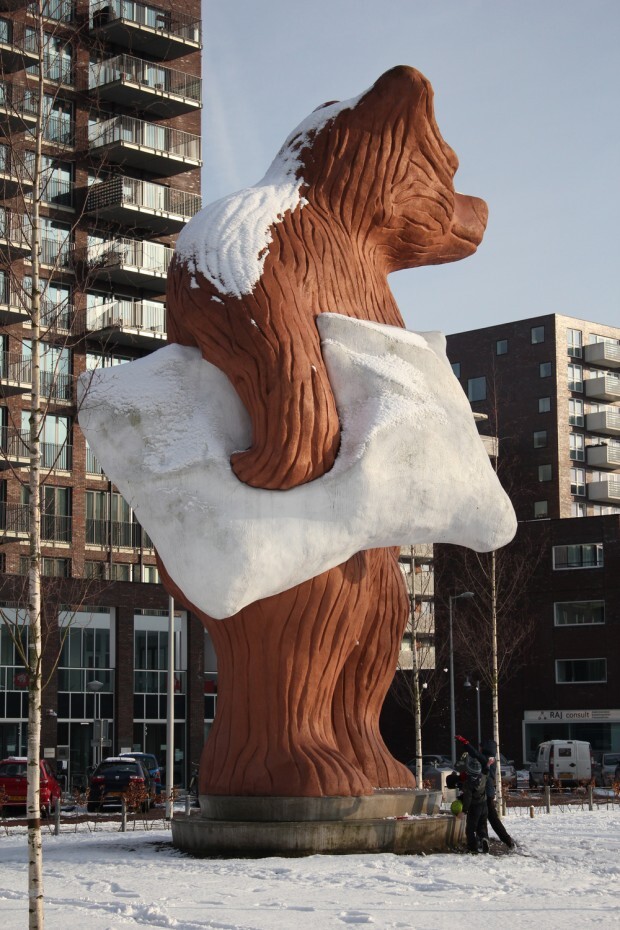 Urso gigante em Amsterdã