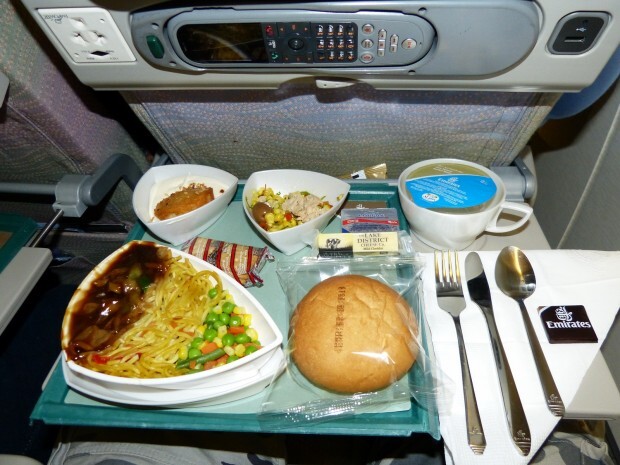 Almoço servido no voo EK-247 DUBAI x RIO