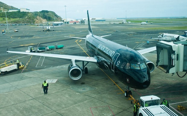 800px-Air_New_Zealand_Airbus_A320-200_ZK-OAB_Wellington_International_Airport