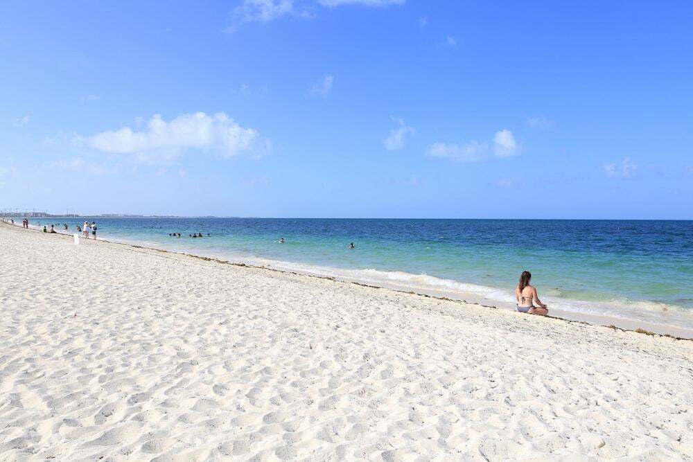 cancun costa mujeres praia