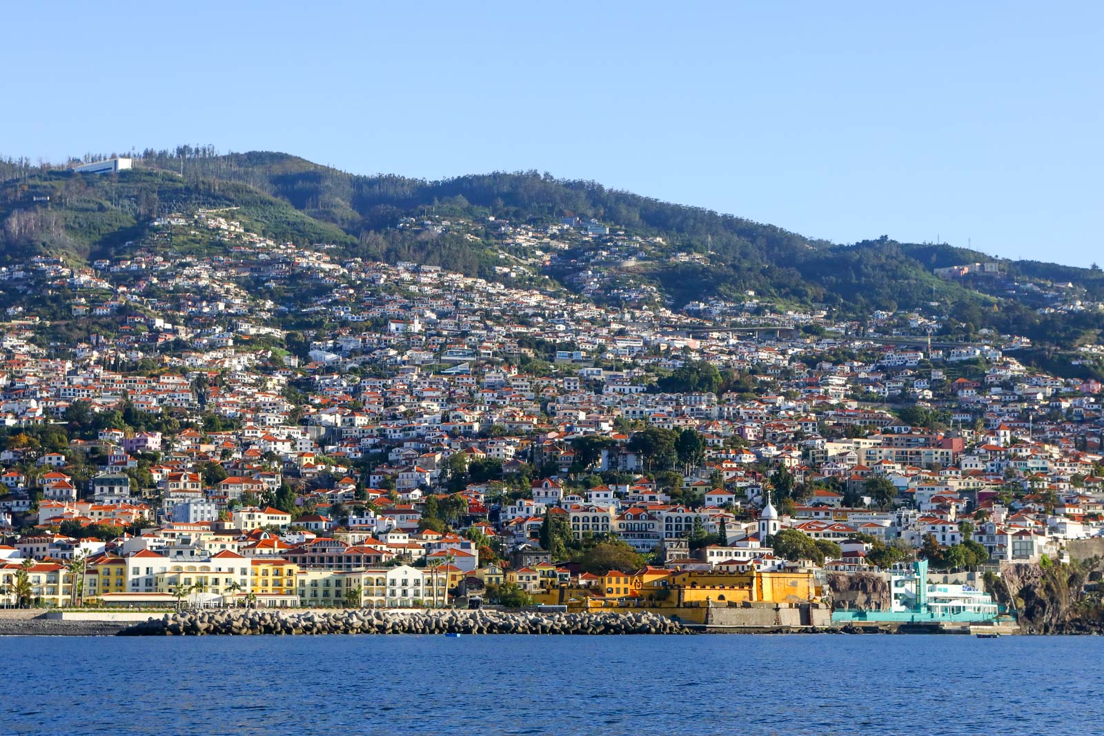 Funchal visto do mar Ilha da Madeira