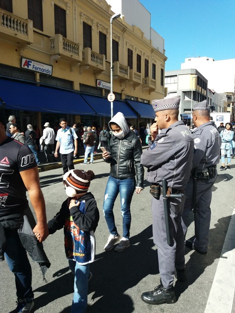 Policiamento na Rua 25 de Março