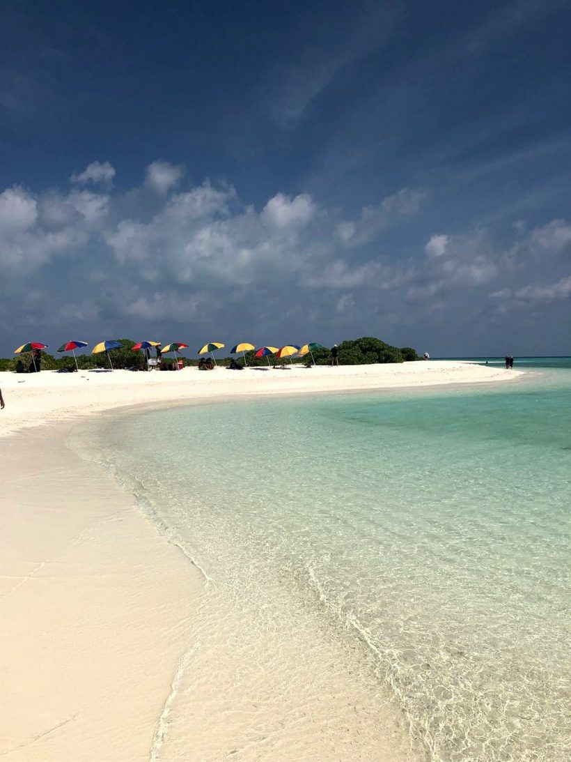 praia maldivas