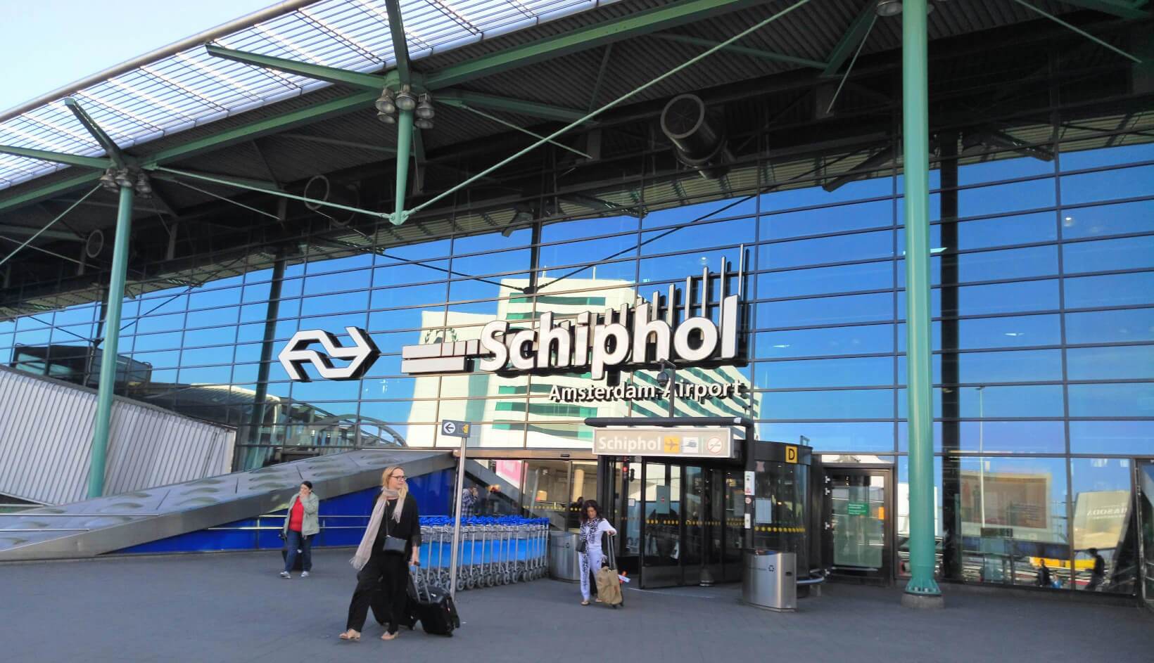Amsterdam Schiphol Airport (AMS)