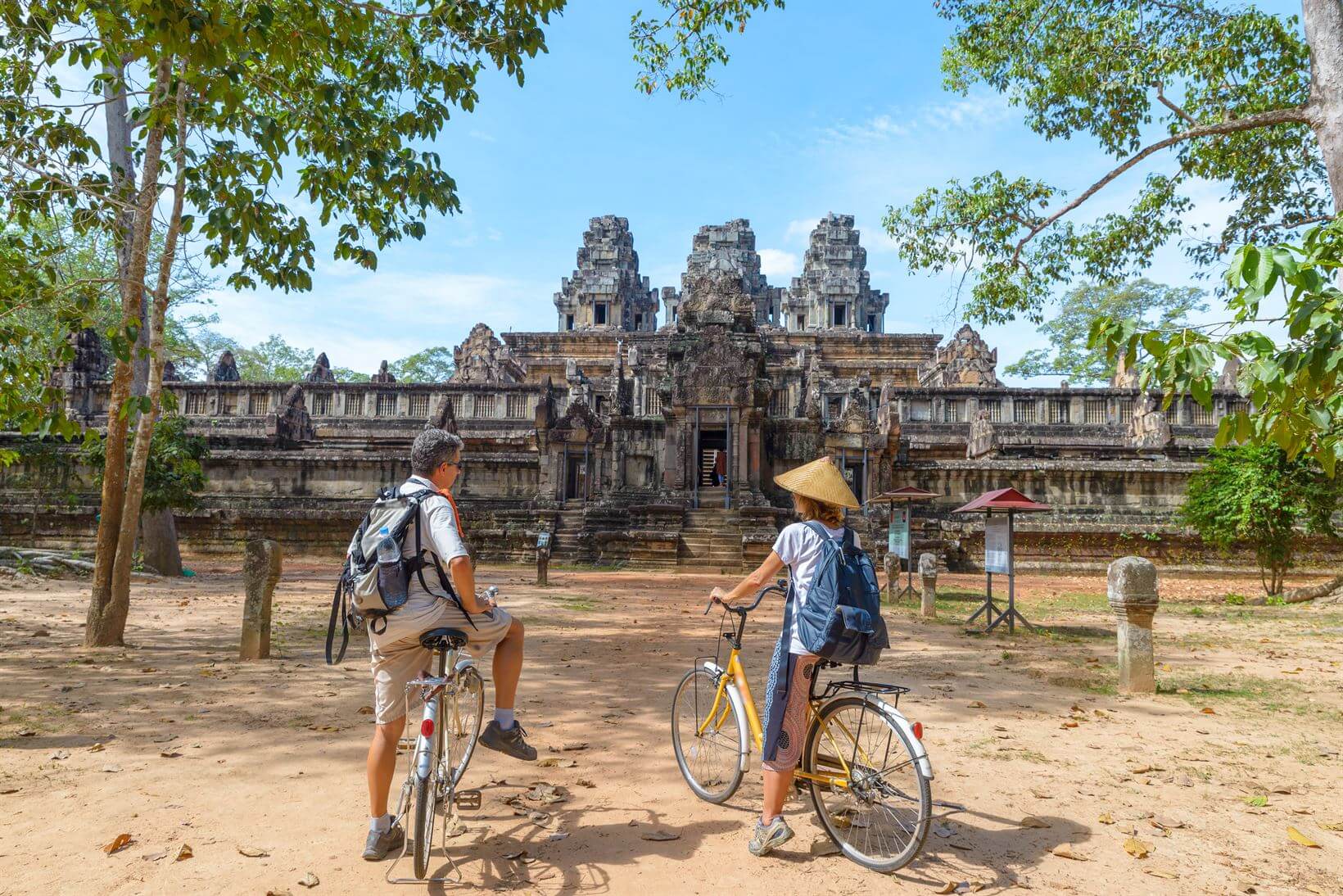 Passeio de bicicleta no Angkor Wat