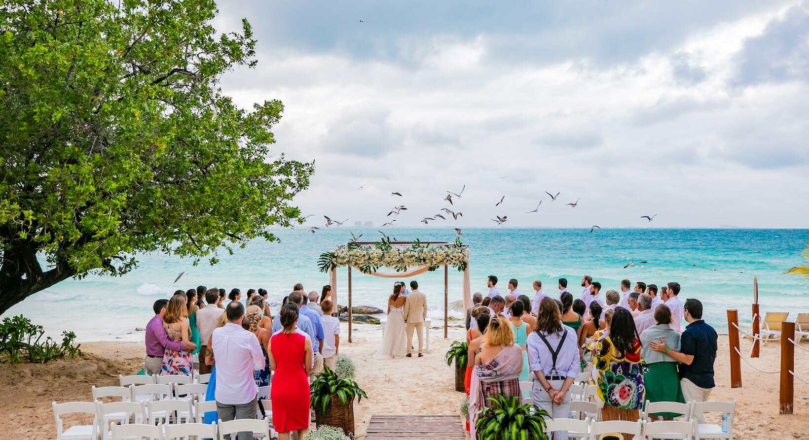 Casamento na praia: 18 destinos nacionais e internacionais para se casar