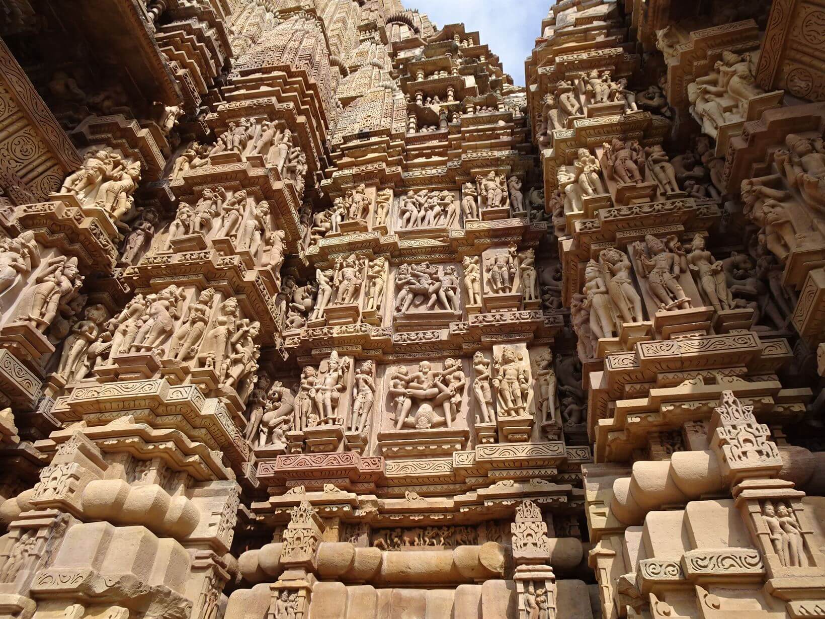 Templos do Kama Sutra em Khajuraho, Índia