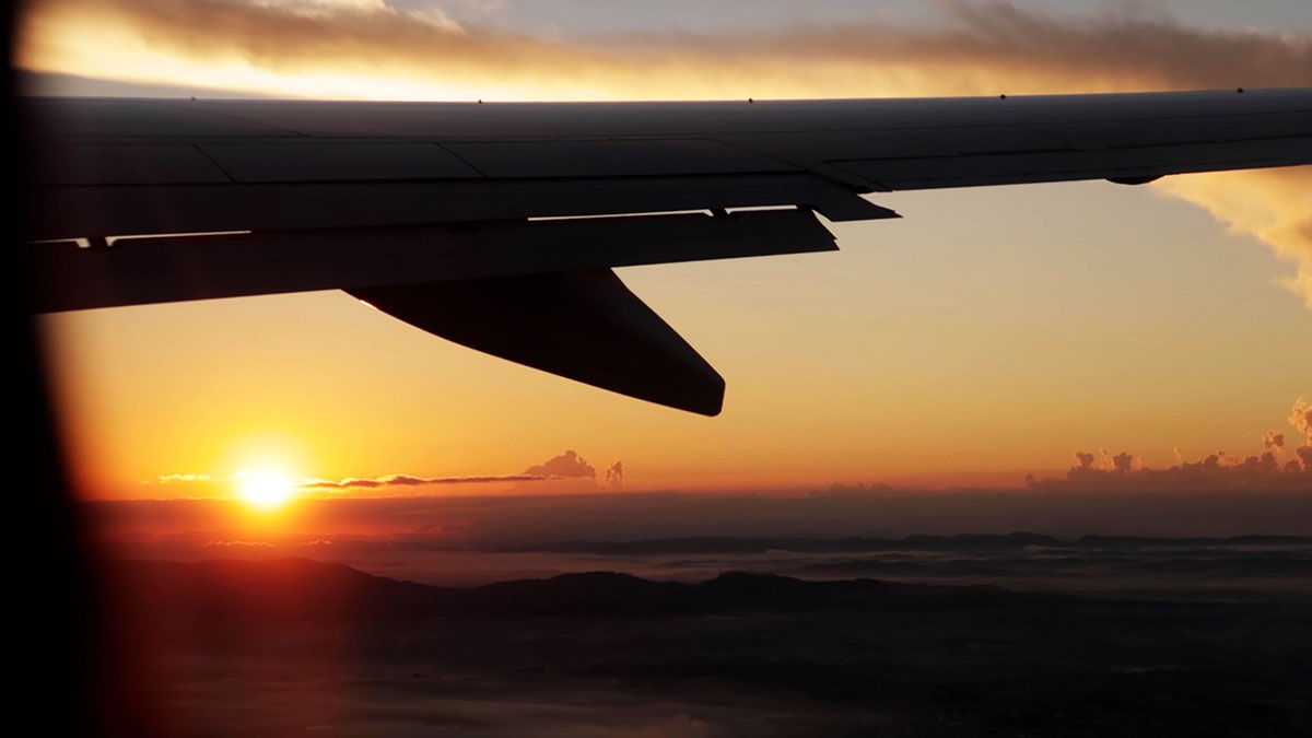 Nascer do sol janela do avião