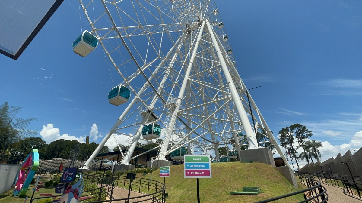 Ferris wheel Yup Star Foz do Iguaçu