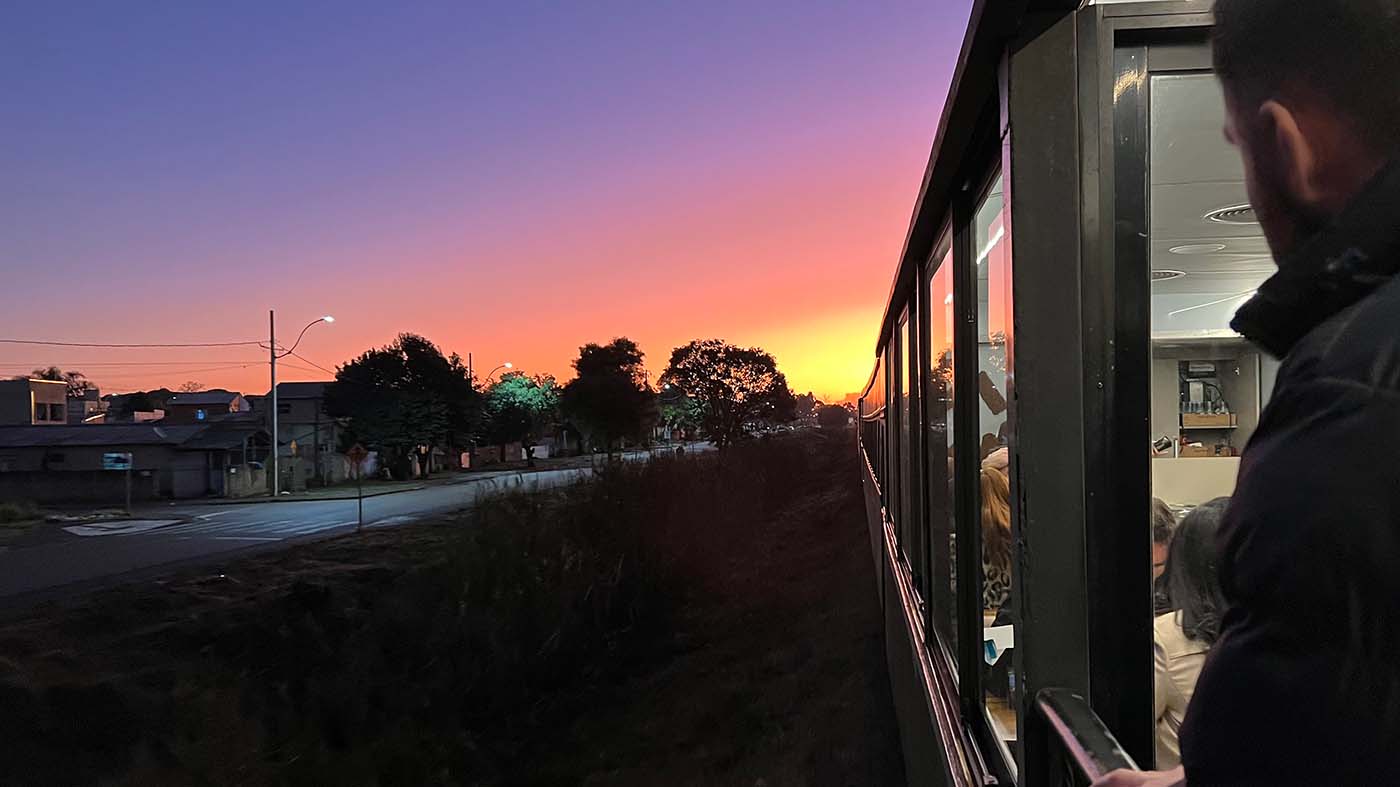 Pacote pôr do sol passeio de trem Curitiba Morretes