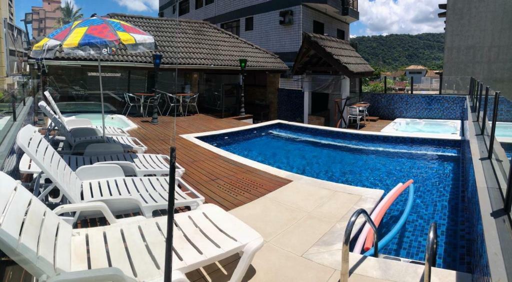 piscina da pousada no Guarujá kepha