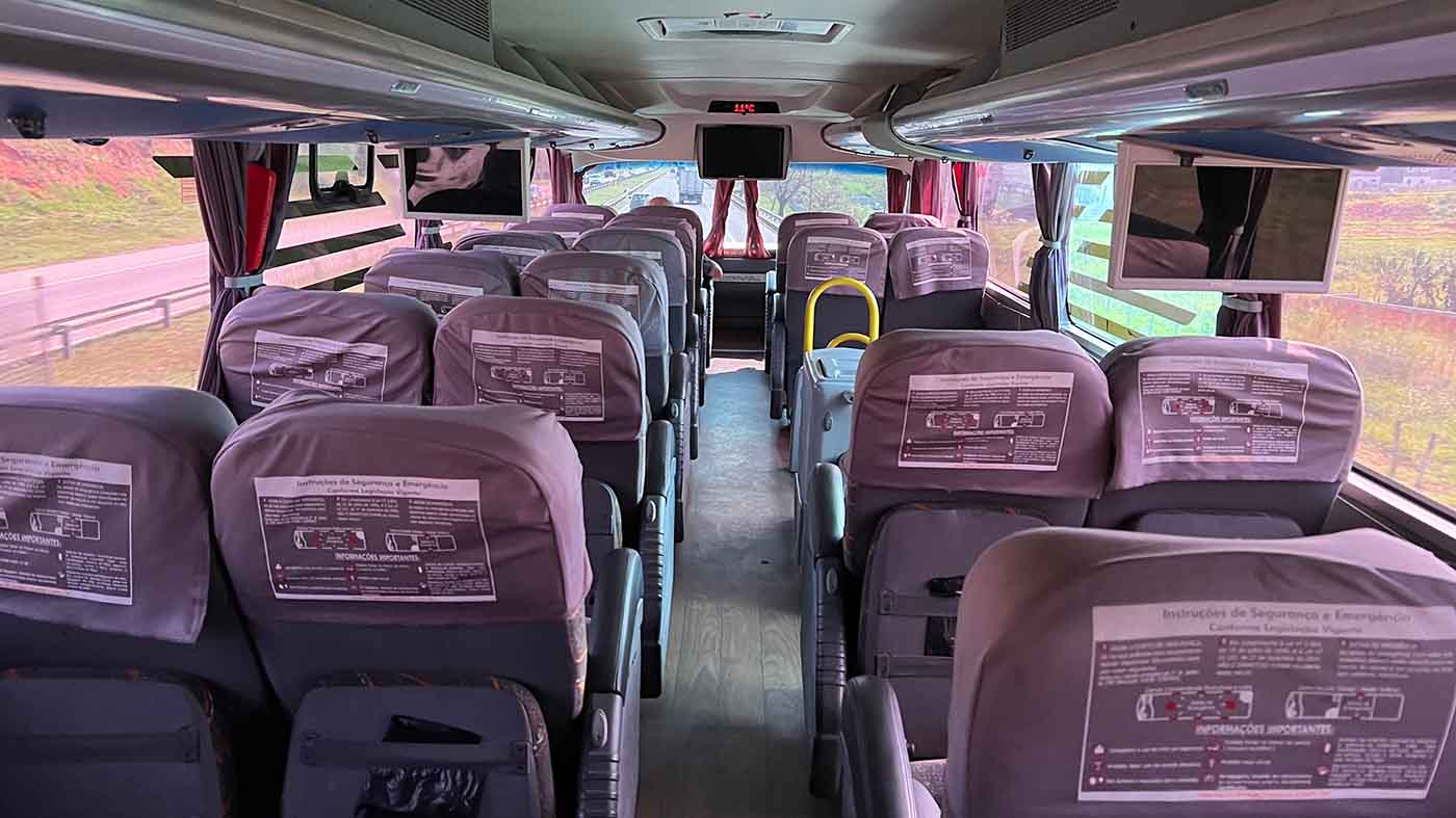 Interior ônibus double deck semi-leito trans acreana maior viagem do mundo