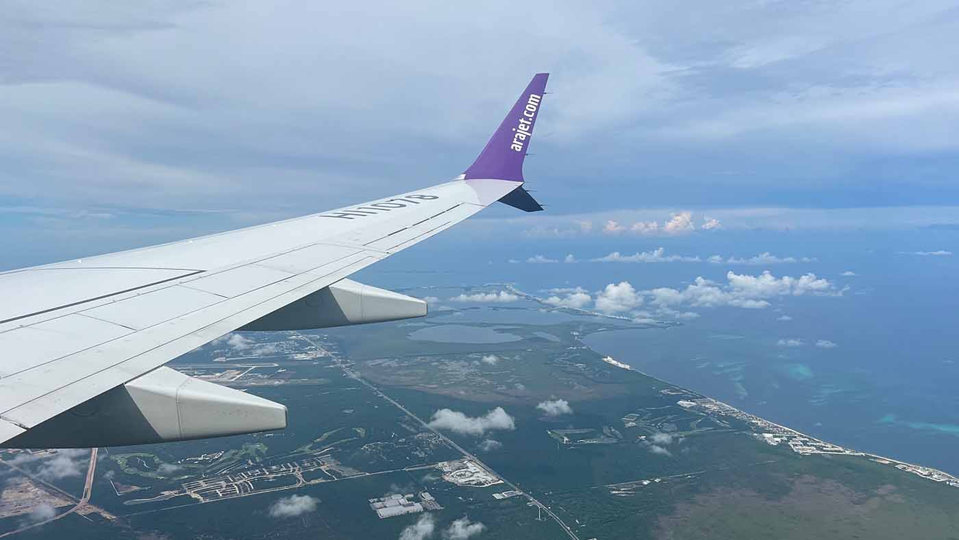 Vista de Cancun janela avião Arajet