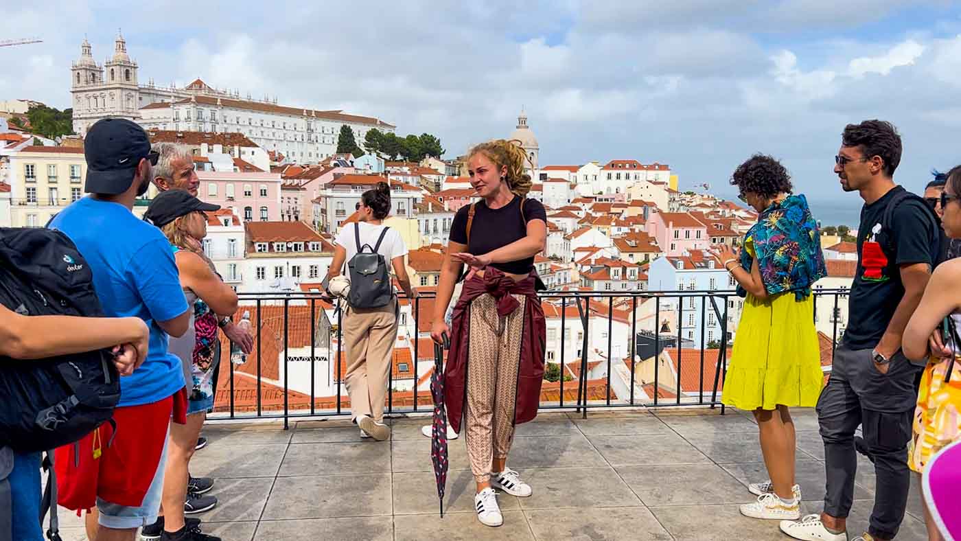 Free walking tour guiado pelo bairro Alfama em Lisboa Portugal
