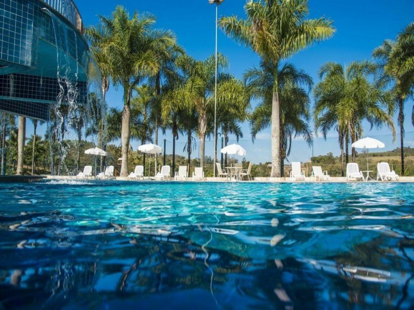 hotel em águas de lindóia sp piscina